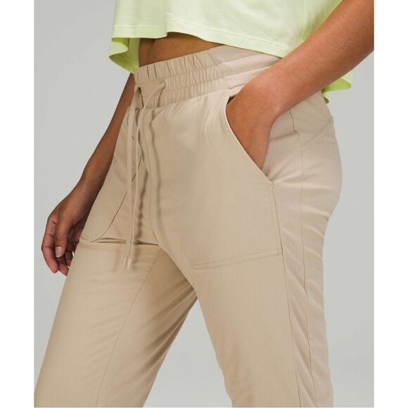 Lululemon Trench Beyond The Studio 7/8 Jogger Pants Size 6 W5DD6S - Picture 16 of 16